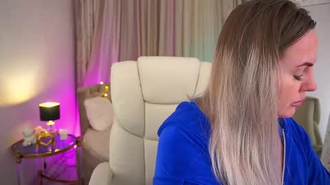 Kira online show from May 11, 9:01 pm