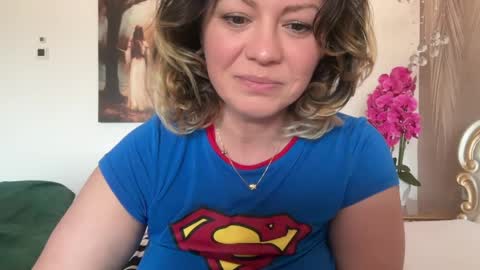 KiraDivine online show from April 5, 2:03 pm