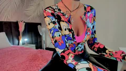 Snapshot of kiramagnolia chatting on September 17, 2:04 am Kira online show from September 17, 2:04 am