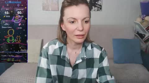 kiramartins cat online show from December 20, 8:27 pm