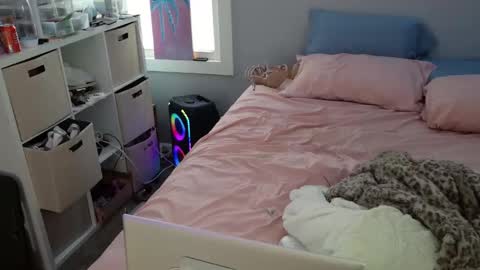 Onya online show from January 4, 5:37 pm