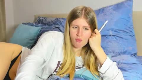 Kira online show from January 8, 7:53 pm