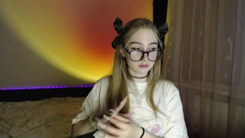 kisa____ online show from January 15, 2:59 pm