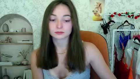 Snapshot of kiss_shy chatting on October 16, 5:01 pm Valeria online show from October 16, 5:01 pm