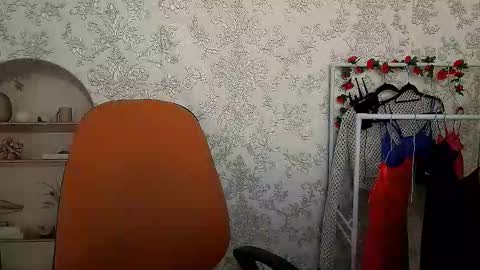 Snapshot of kiss_shy chatting on October 2, 2:27 pm Valeria online show from October 2, 2:27 pm