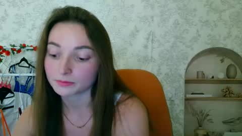 Snapshot of kiss_shy chatting on October 13, 3:47 pm Valeria online show from October 13, 3:47 pm