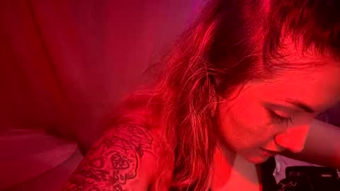 Kissah Kreampuff online show from December 23, 8:33 am