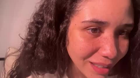 Kiss  Currency online show from February 9, 11:29 pm