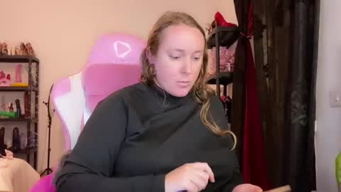 kissica online show from February 3, 6:45 pm