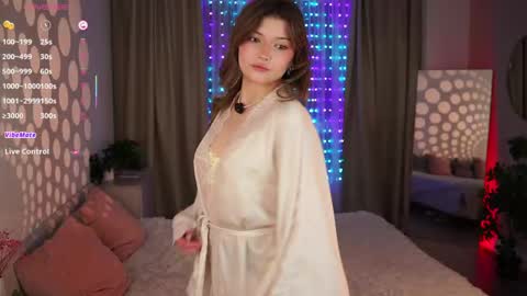 Lola online show from May 7, 7:42 pm