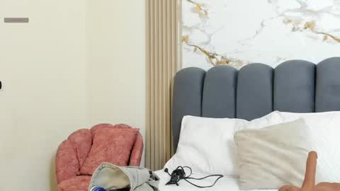 Sara online show from April 16, 10:48 am