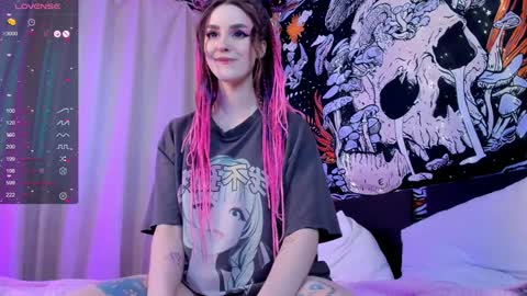 Kissthasky online show from February 7, 2:26 pm