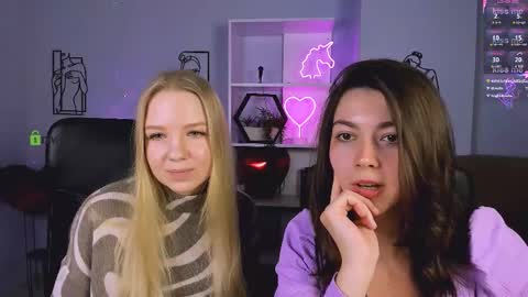 Snapshot of kitniss_dreamy chatting on September 27, 12:36 pm kitniss online show from September 27, 12:36 pm