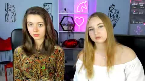 Snapshot of kitniss_dreamy chatting on September 26, 12:35 pm kitniss online show from September 26, 12:35 pm