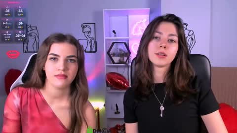 Snapshot of kitniss_dreamy chatting on October 9, 12:21 pm kitniss online show from October 9, 12:21 pm