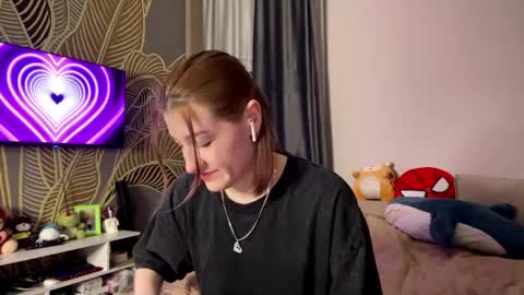 Tanesha online show from April 9, 2:45 pm