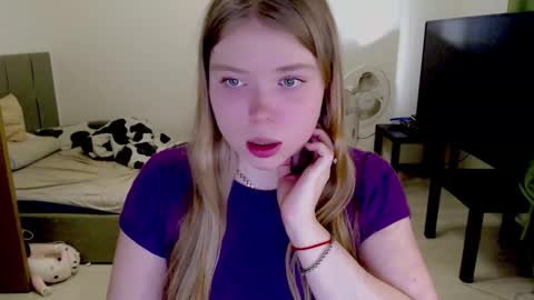Snapshot of kitten_jenny01 chatting on October 12, 12:53 pm Jennyblonde and Emmabrunette online show from October 12, 12:53 pm