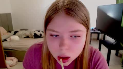 Snapshot of kitten_jenny01 chatting on September 29, 12:26 pm Jennyblonde and Emmabrunette online show from September 29, 12:26 pm