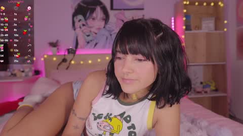 Snapshot of kittenmoon_ chatting on December 14, 2:44 am online show from December 14, 2:44 am