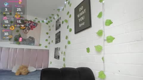  KITTY online show from November 25, 8:51 pm