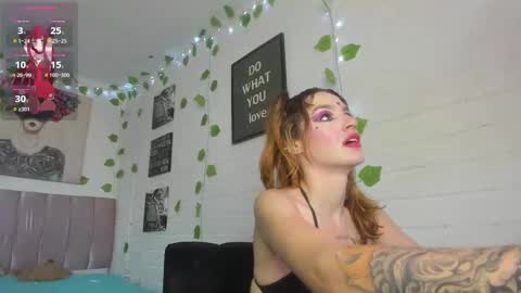  KITTY online show from November 5, 9:06 pm