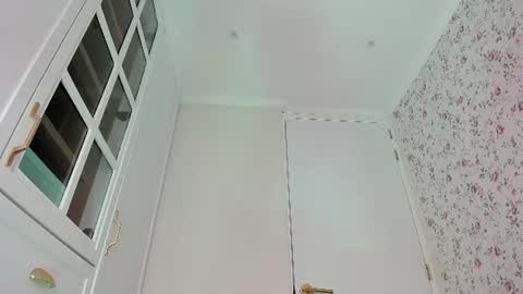sophie online show from June 19, 7:53 pm