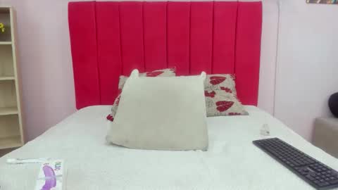 kitty_hot_sex_ online show from March 4, 11:46 pm