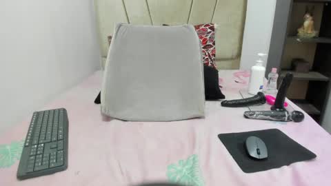 kitty_hot_sex_ online show from May 9, 12:16 am
