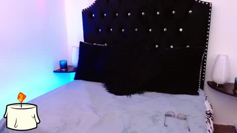 KITTY online show from December 7, 6:32 pm