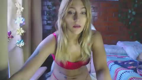 Daniela Ferreira online show from February 6, 1:14 pm