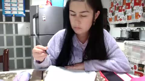 kitty_small69 online show from August 7, 2:54 am