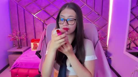 Sarah online show from June 20, 3:29 pm
