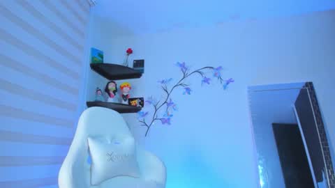 kitty online show from December 4, 8:03 am