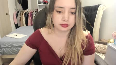 kittywantslove23 online show from October 5, 12:08 am