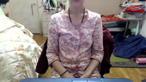 Snapshot of kiuminberry chatting on October 2, 11:53 am KiuminBerry online show from October 2, 11:53 am