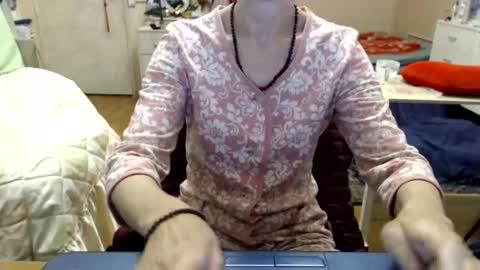 KiuminBerry online show from November 4, 11:44 am