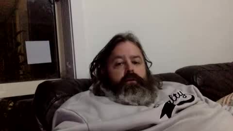 Kiwiabroad online show from October 25, 1:33 pm