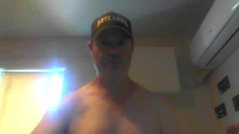 Snapshot of kiwiguy19773 chatting on February 9, 12:49 am kiwiguy19773 online show from February 9, 12:49 am