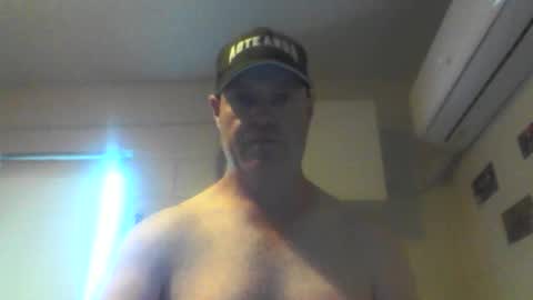 Snapshot of kiwiguy19773 chatting on December 8, 2:35 am kiwiguy19773 online show from December 8, 2:35 am