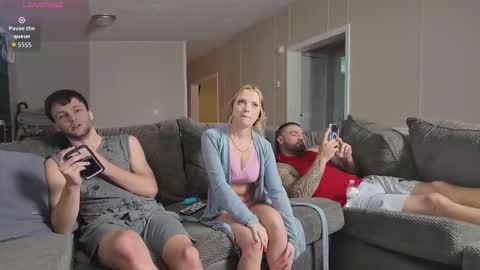 Snapshot of kjbennet chatting on October 22, 1:31 am kj bennet online show from October 22, 1:31 am