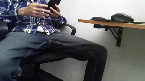 Snapshot of klein_jeremy chatting on December 6, 5:25 am Jeremyz online show from December 6, 5:25 am