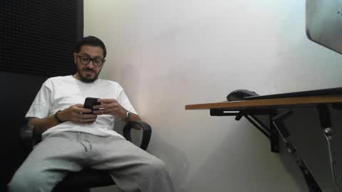 Snapshot of klein_jeremy chatting on December 2, 3:42 pm Jeremyz online show from December 2, 3:42 pm