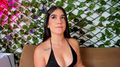 Snapshot of kloe_bella chatting on September 23, 1:16 pm kloe_bella online show from September 23, 1:16 pm