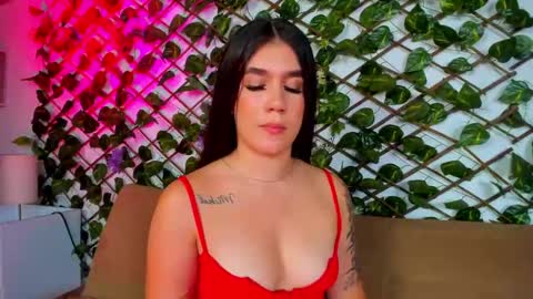 Snapshot of kloe_bella chatting on September 19, 1:15 pm kloe_bella online show from September 19, 1:15 pm