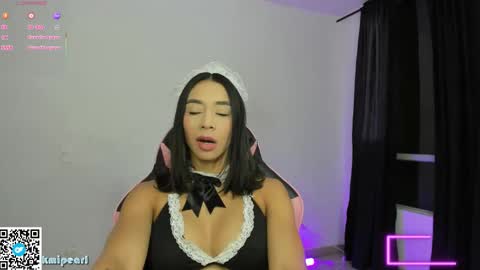 Snapshot of kmipearl chatting on October 21, 10:20 am Camila Reyes online show from October 21, 10:20 am