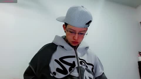 kng_nico1 online show from November 17, 3:20 am