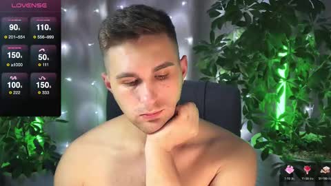 Snapshot of kochka25 chatting on February 10, 9:04 pm Sweet boy online show from February 10, 9:04 pm