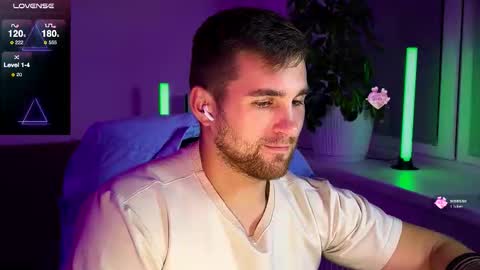 Snapshot of kochka25 chatting on October 18, 5:50 pm Sweet boy online show from October 18, 5:50 pm