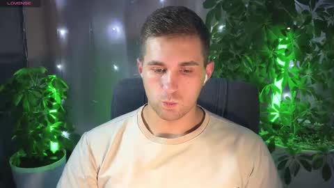 Snapshot of kochka25 chatting on February 21, 3:43 pm Sweet boy online show from February 21, 3:43 pm