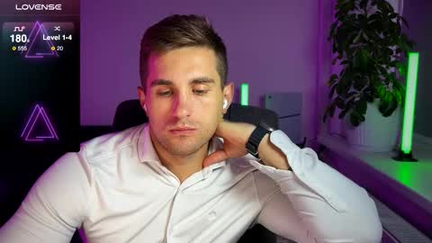 Snapshot of kochka25 chatting on September 26, 2:36 pm Sweet boy online show from September 26, 2:36 pm